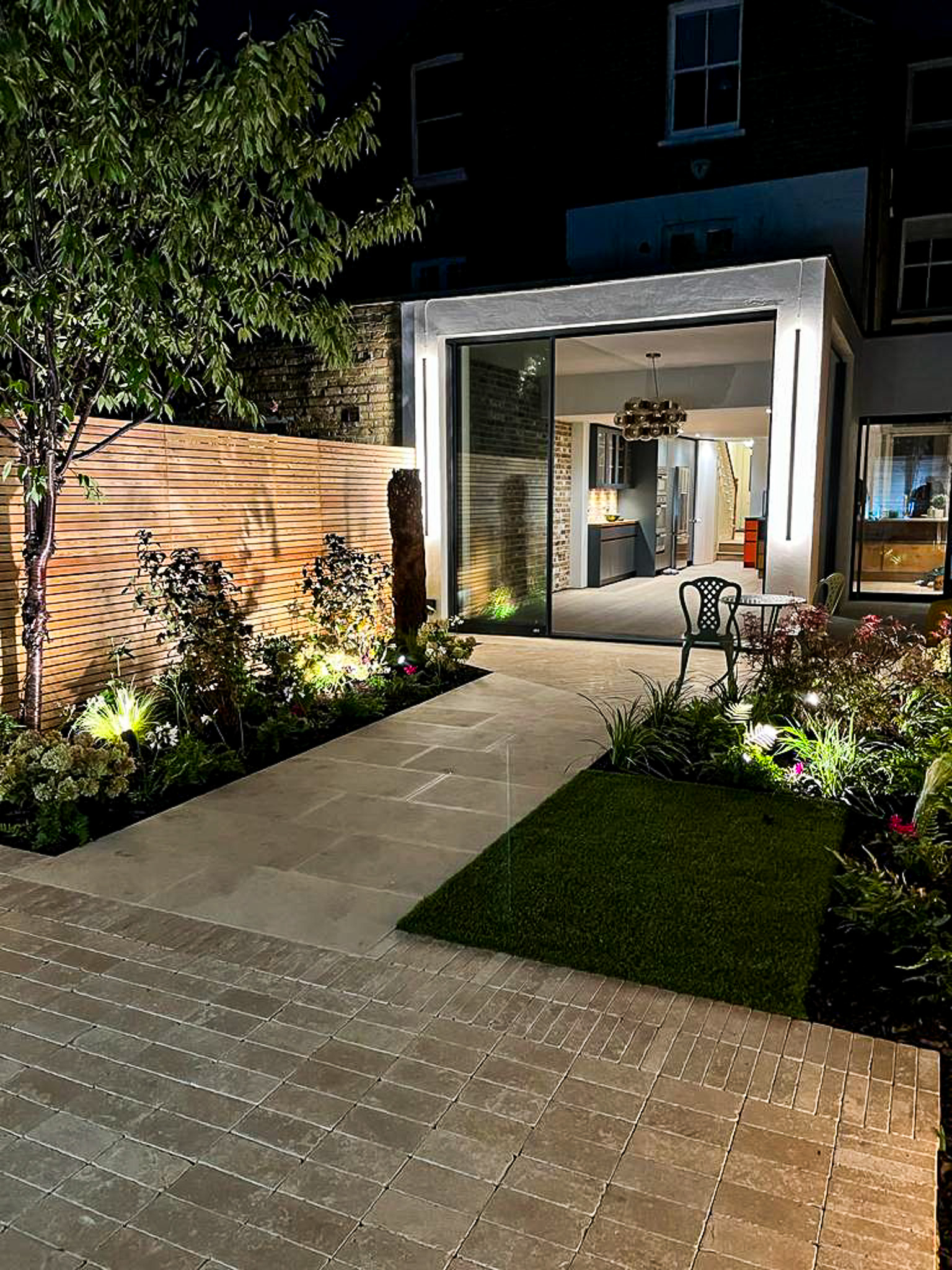 Clapham elegant garden sanctuary - lighting